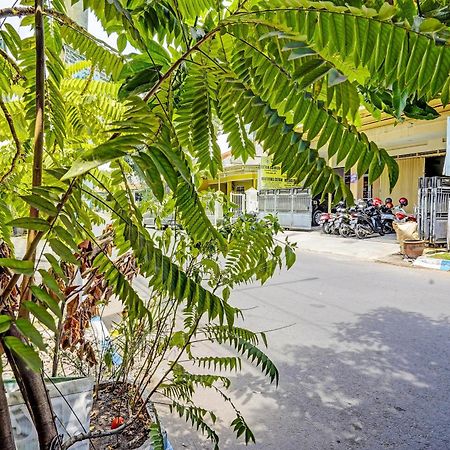 Hotel Spot On 91716 Kost Yy Syariah Mojokerto Esterno foto
