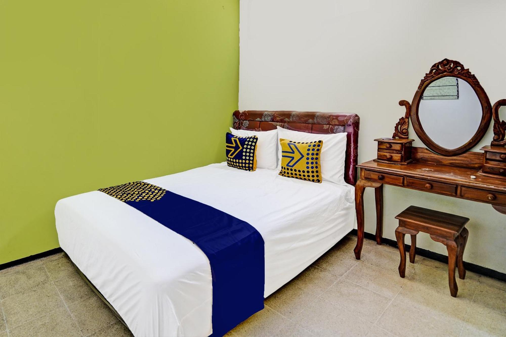 Hotel Spot On 91716 Kost Yy Syariah Mojokerto Esterno foto