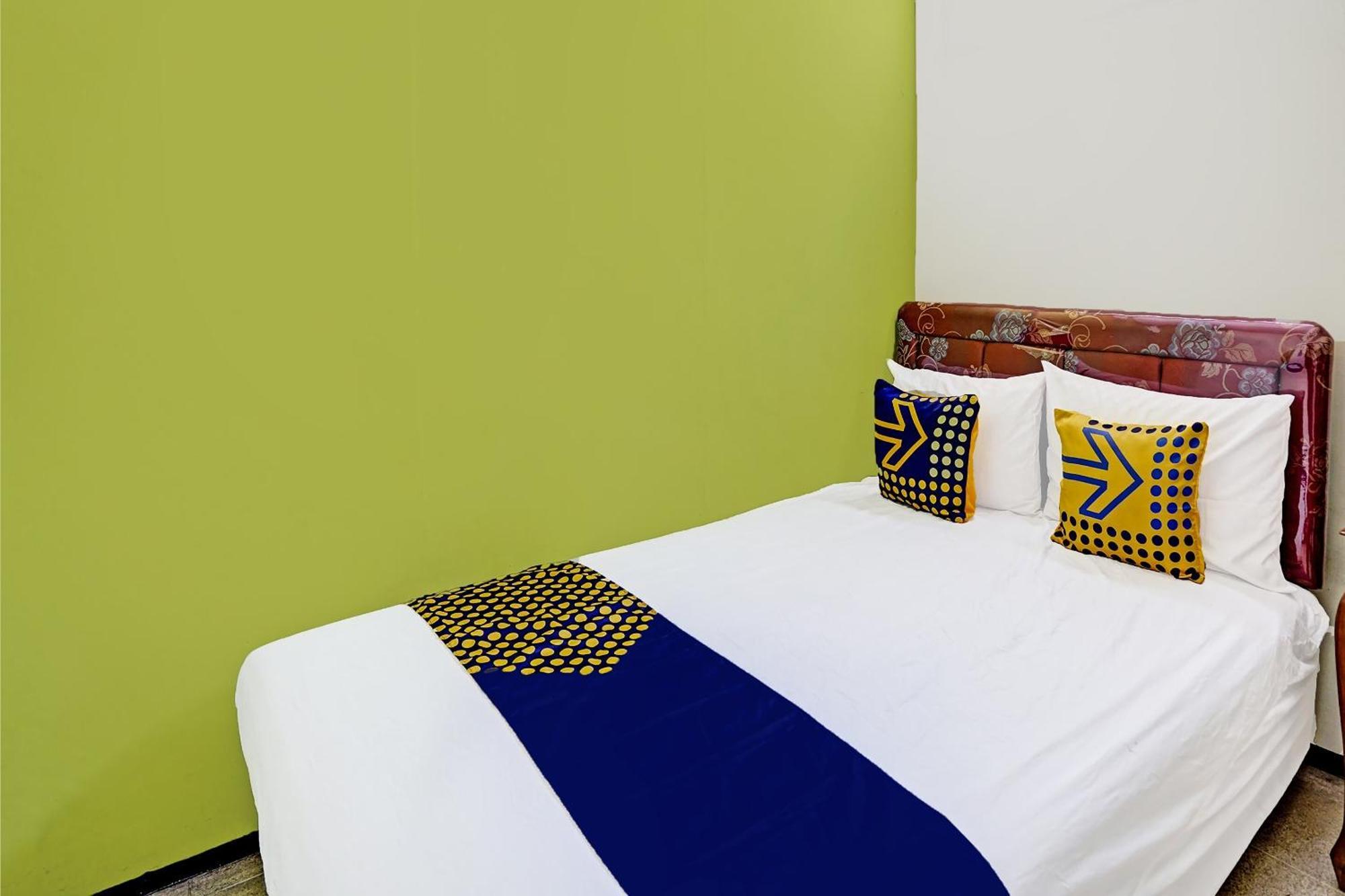 Hotel Spot On 91716 Kost Yy Syariah Mojokerto Esterno foto