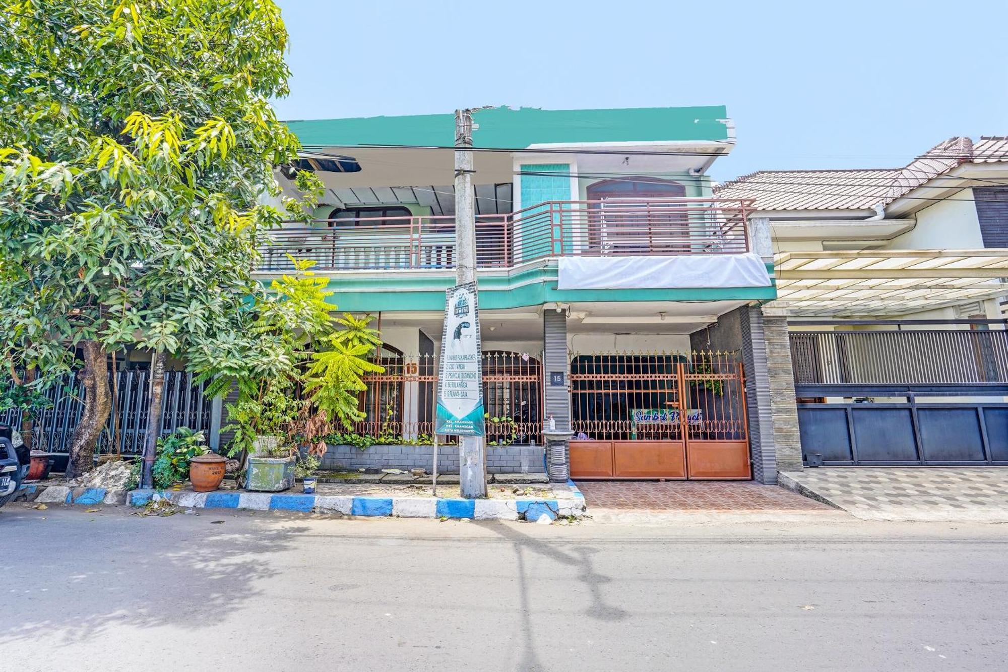 Hotel Spot On 91716 Kost Yy Syariah Mojokerto Esterno foto