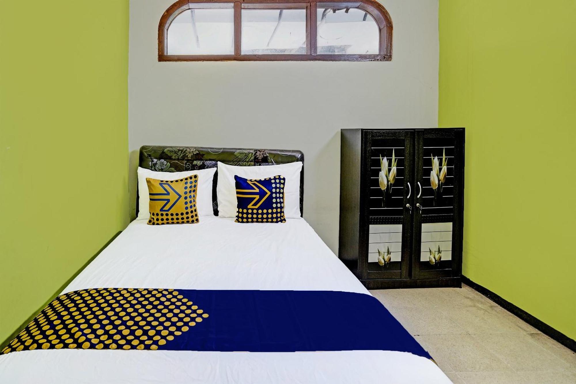 Hotel Spot On 91716 Kost Yy Syariah Mojokerto Esterno foto